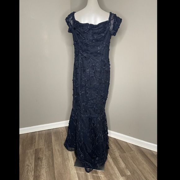 Teri Jon by Rickie Freeman Off-The-Shoulder Mermaid Gown US 10 $1000 - Picture 6 of 7